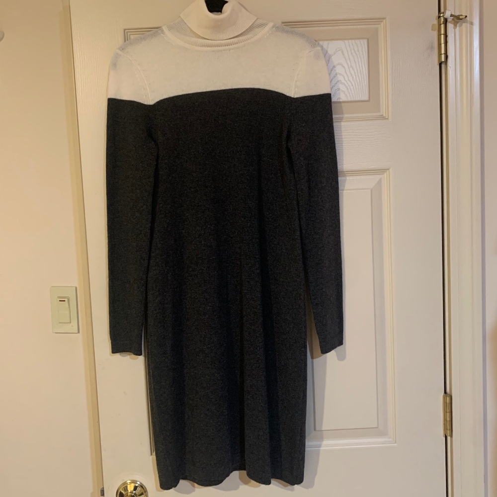 C by Bloomingdales Ivory/Gray Cashmere Turtleneck Dress sz S